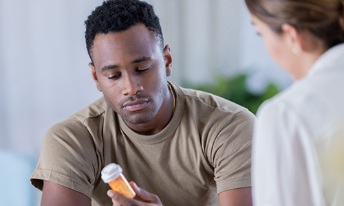 Doctor perscribing medicine