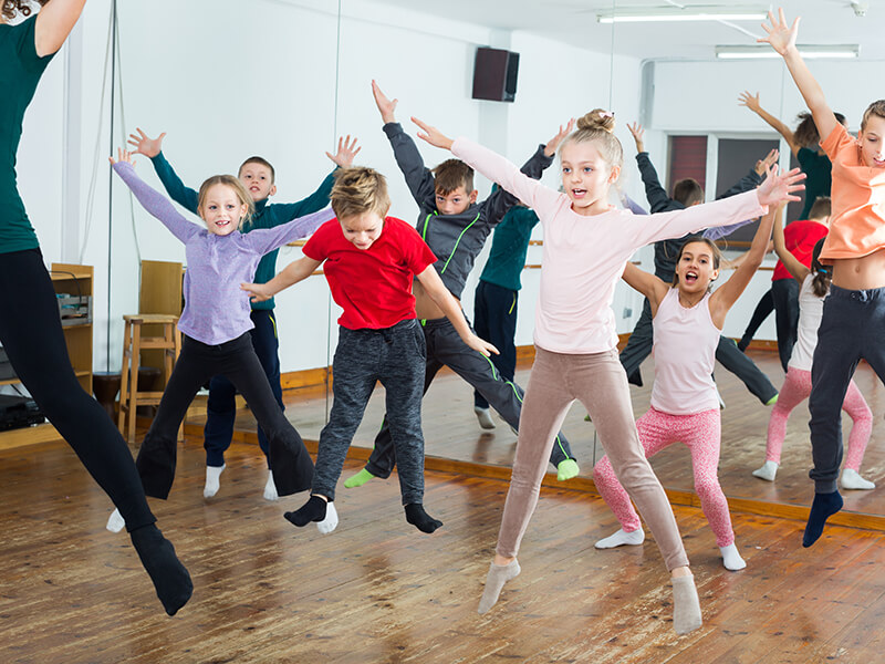 A contemporary dance class
